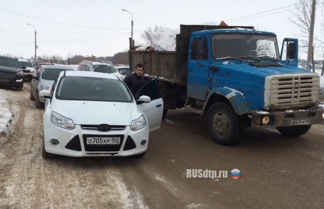 Грузовик сбил пьяного пешехода в Стерлитамаке