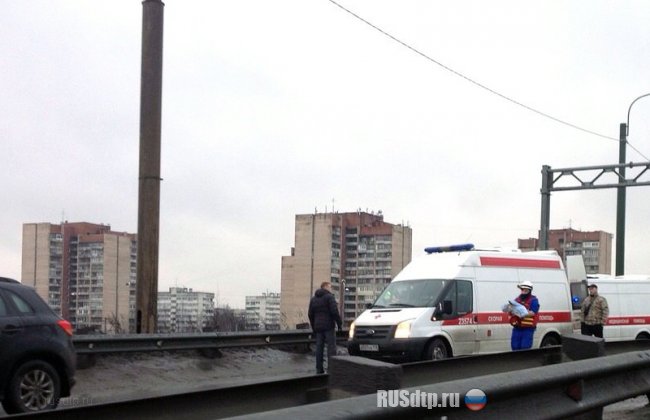 В Петербурге «Газель» сбила женщину с коляской