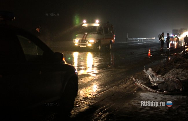 Два большегруза и легковой автомобиль столкнулись на трассе М-2 «Крым»