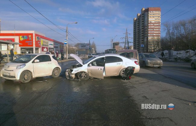 В Перми пьяный водитель устроил массовое ДТП с участием 5 автомобилей