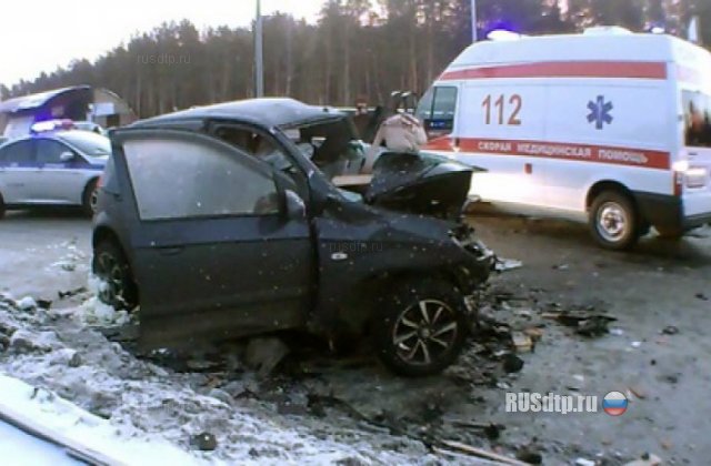В Сургуте уснувший водитель врезался в машину с семьей. Погибли 3 человека