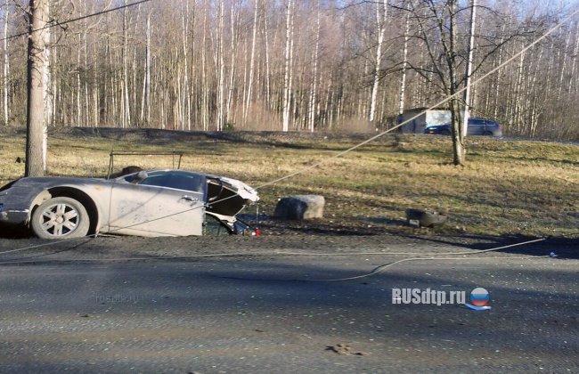 «Форд» развалился на части на Приморском шоссе