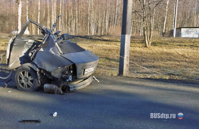 «Форд» развалился на части на Приморском шоссе