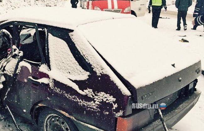 Под Нижневартовском в ДТП со школьным автобусом погиб человек