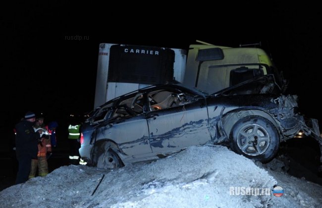 Водитель BMW X5 погиб в ДТП на трассе в Свердловской области