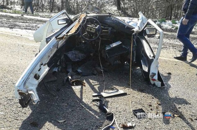 ВАЗ-2109 разорвало на части в результате ДТП под Новороссийском