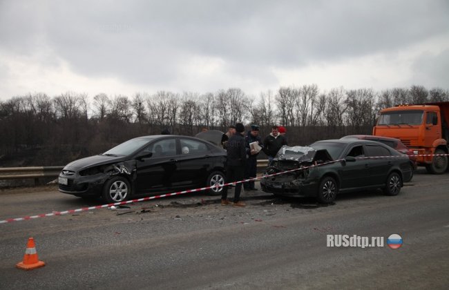 В Белгородской области в массовом ДТП столкнулись 11 автомобилей