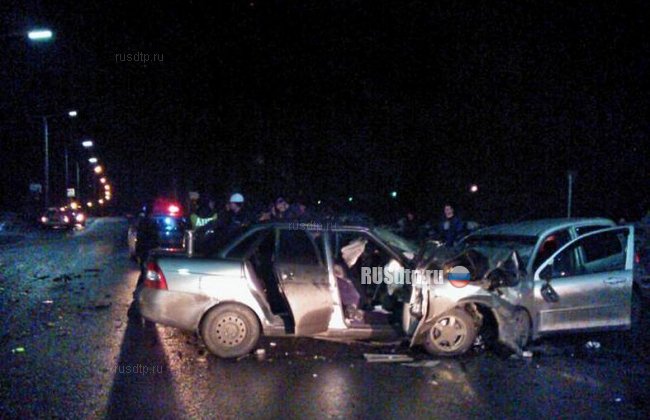 Три человека погибли в лобовом столкновении автомобилей на Кузбассе