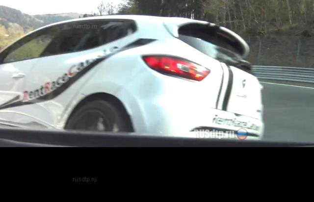 Авария с участием «Nissan GTR» в Нюрбургринге