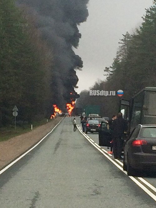 В «огненном» ДТП на трассе Санкт-Петербург - Псков погибли 3 человека