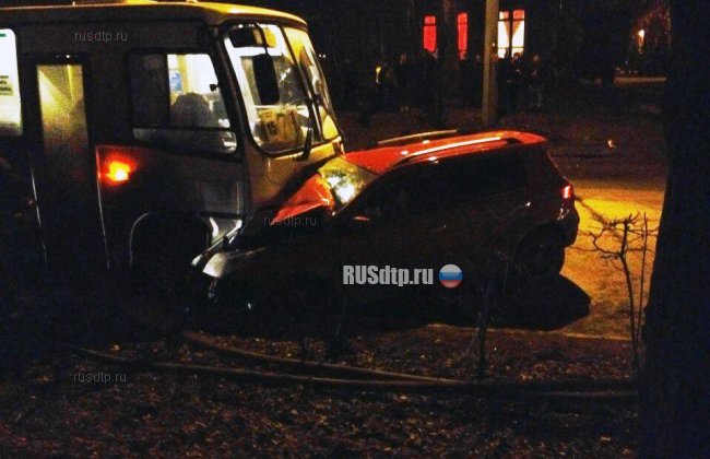 В ДТП с маршруткой в Нижнем Новгороде пострадали 6 человек