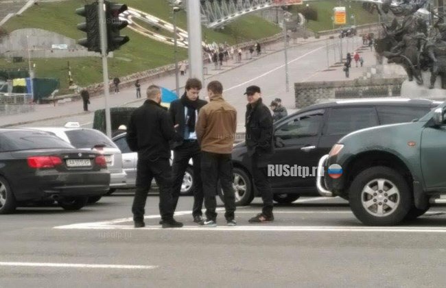 Сын Порошенко попал в ДТП на площади Независимости в Киеве