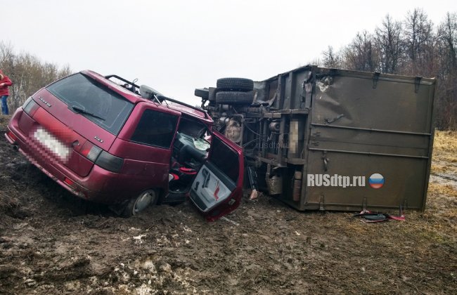 ВАЗ-2111 и «Бычок» столкнулись в Башкирии. 1 человек погиб
