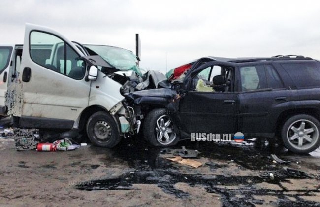 В Ростовской области в лобовом столкновении автомобилей погибли 3 человека