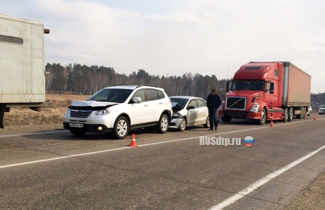 В Иркутской области из-за горящей травы столкнулись 12 автомобилей