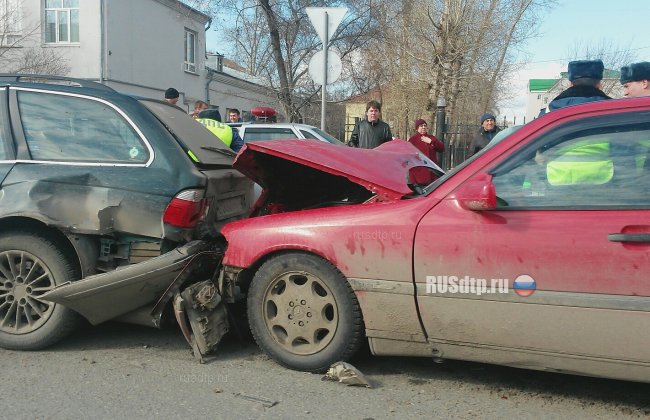 В Омске пьяный водитель устроил ДТП с участием 5 автомобилей