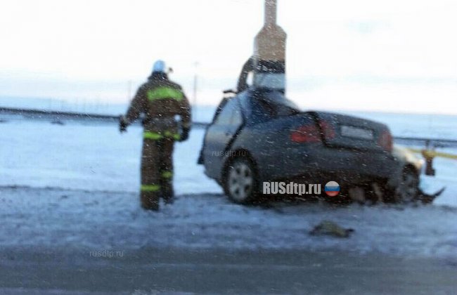 «Мерседес» врезался в столб на автодороге Норильск – Кайеркан