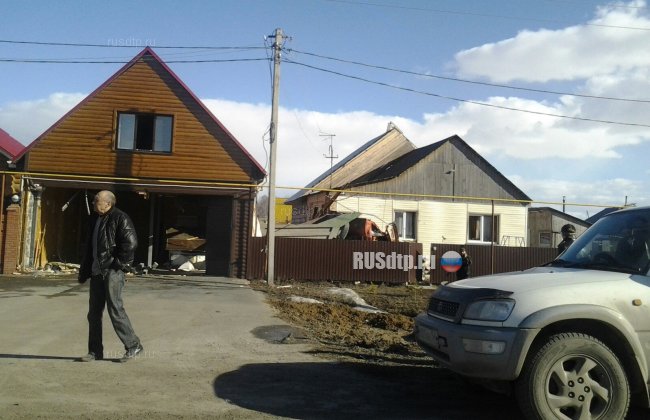 Пьяный КАМАЗист въехал в жилой дом в Новосибирской области