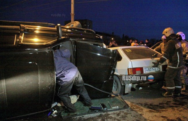 Пьяный водитель устроил погром на Кузнечевском мосту в Архангельске