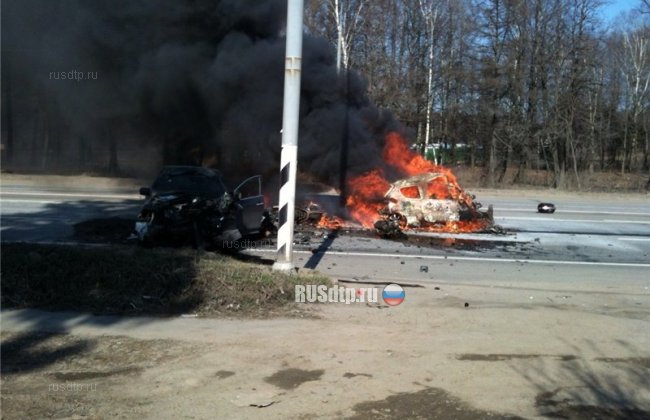 Девушка и ее подруга сгорели в машине результате ДТП на Ленинградском шоссе