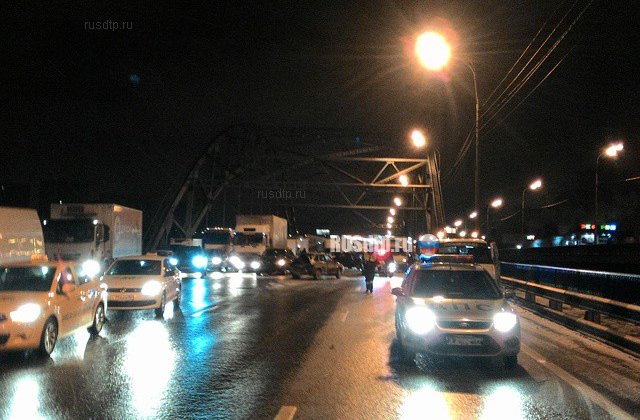 В Москве в ДТП с участием 20 автомобилей погибли 2 человека