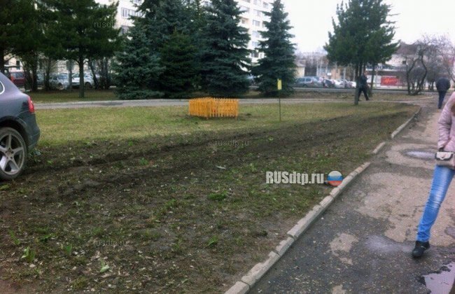 Во Владимире «Порш Кайен» уходил от погони полиции и врезался в стелу Победы