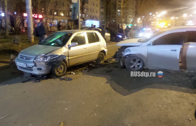 В Екатеринбурге пьяный водитель устроил массовое ДТП