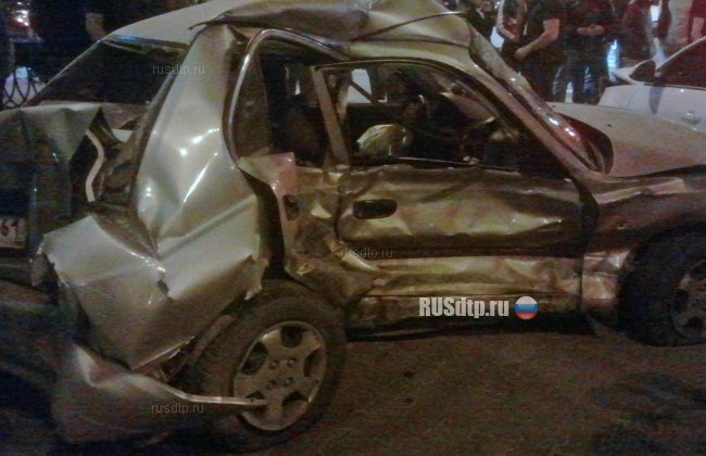 В Ростове-на-Дону автомобиль вышиб дверь ресторана