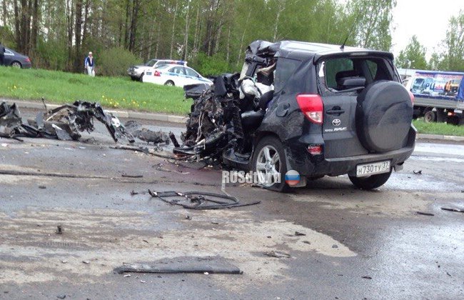 В Ярославле в крупном ДТП погибли три человека