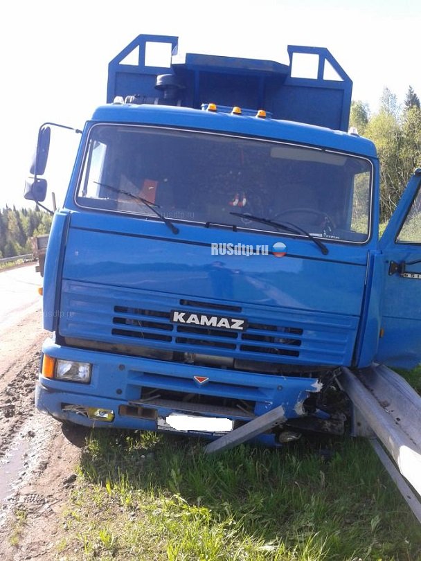 Водитель «Лады» погиб при столкновении с КАМАЗом