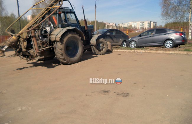 В Костроме тракторист погиб под колесами трактора