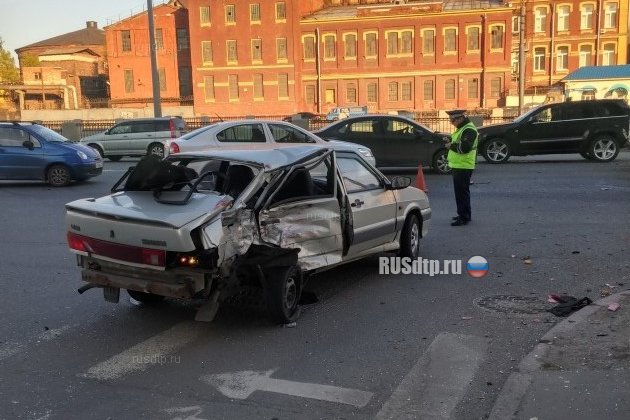 В Петербурге на набережной Обводного канала погиб мотоциклист