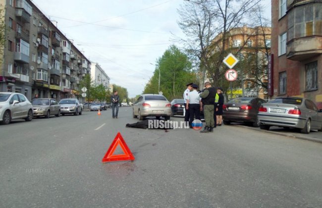 В Екатеринбурге ребенок погиб, попав под колеса двух автомобилей