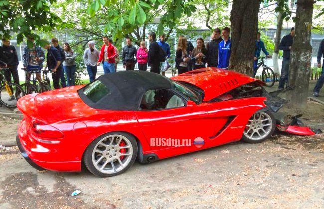 В Киеве в ДТП попал суперкар «Dodge Viper» стоимостью 25 миллионов
