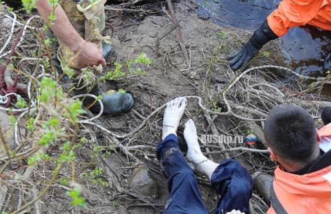 В Коми в реку упала машина, четыре человека погибли