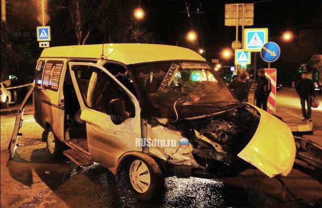 7 человек пострадали в ДТП с участием маршрутки в Астрахани