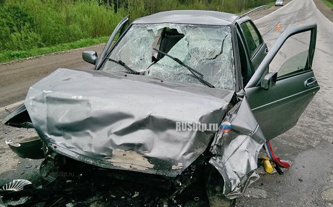 Два человека погибли в лобовом столкновении ВАЗов на трассе Кунгур - Соликамск