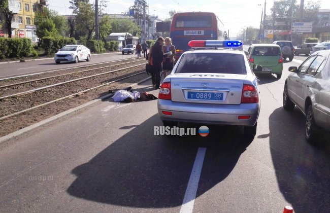 В Ангарске под колесами автобуса погибла восьмиклассница. Видео