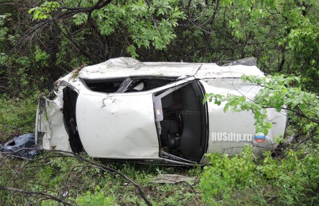 В Приморье 23-девушка погибла при опрокидывании автомобиля