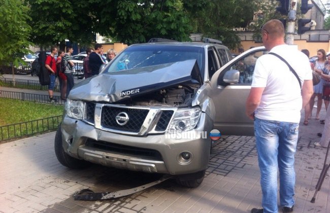 В Ростове-на-Дону пьяный водитель устроил массовое ДТП и сбил пешехода