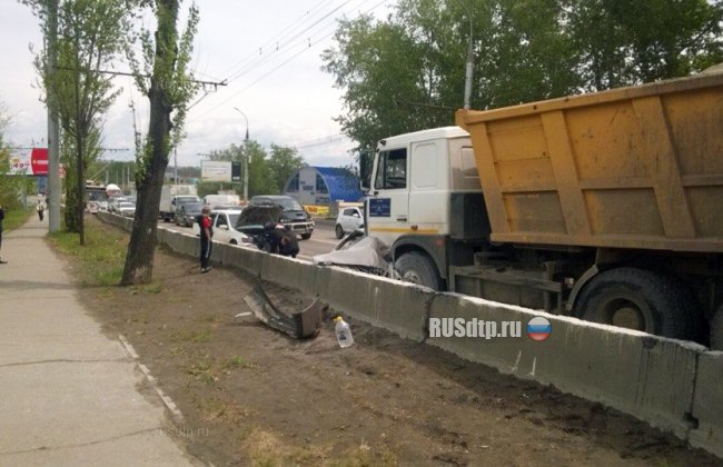 В Иркутске КАМАЗ с отказавшими тормозами протаранил 8 легковушек