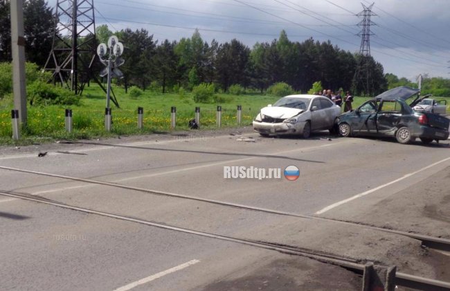 При столкновении автомобиля с дрезиной на Кузбассе погибли двое