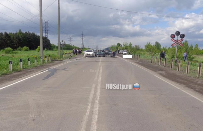 При столкновении автомобиля с дрезиной на Кузбассе погибли двое