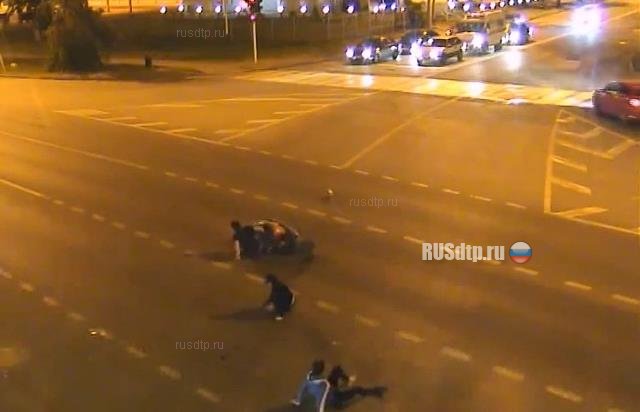 Трое подростков на скутере попали под машину в Краснодаре