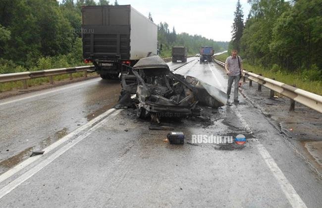 Водитель Лады погиб в огненном ДТП на трассе