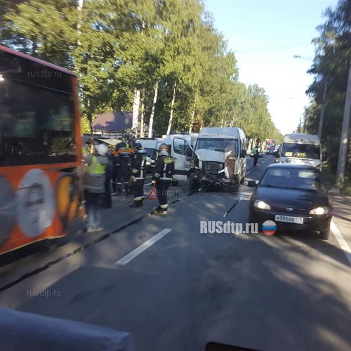 15  человек пострадали в Петербурге