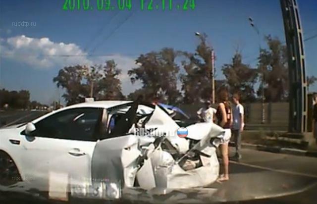 Лихач на Hyundai столкнулся с тремя авто в Ульяновске