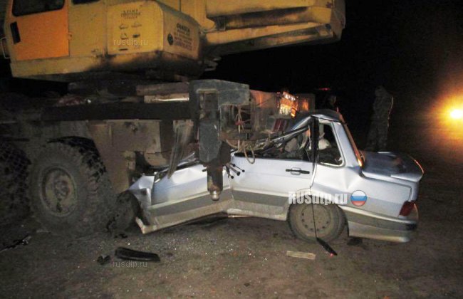 Водитель ВАЗ-2115 погиб при столкновении с автокраном в Волгоградской области