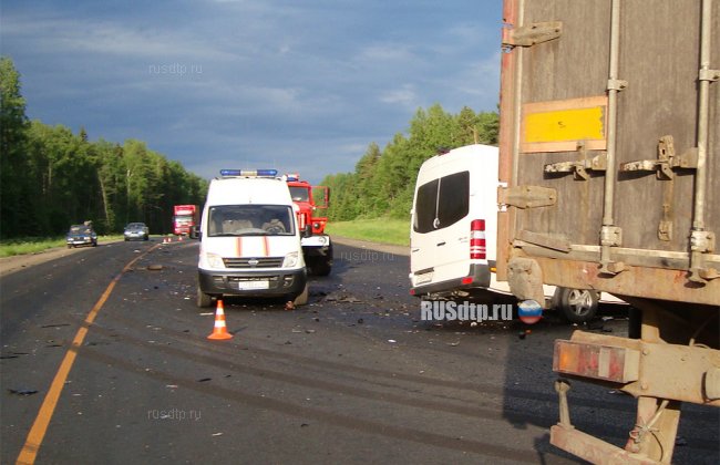 В жутком ДТП в Смоленской области погибли 6 человек