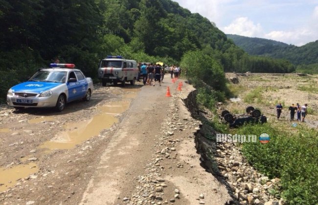 В Сочи перевернулся УАЗ